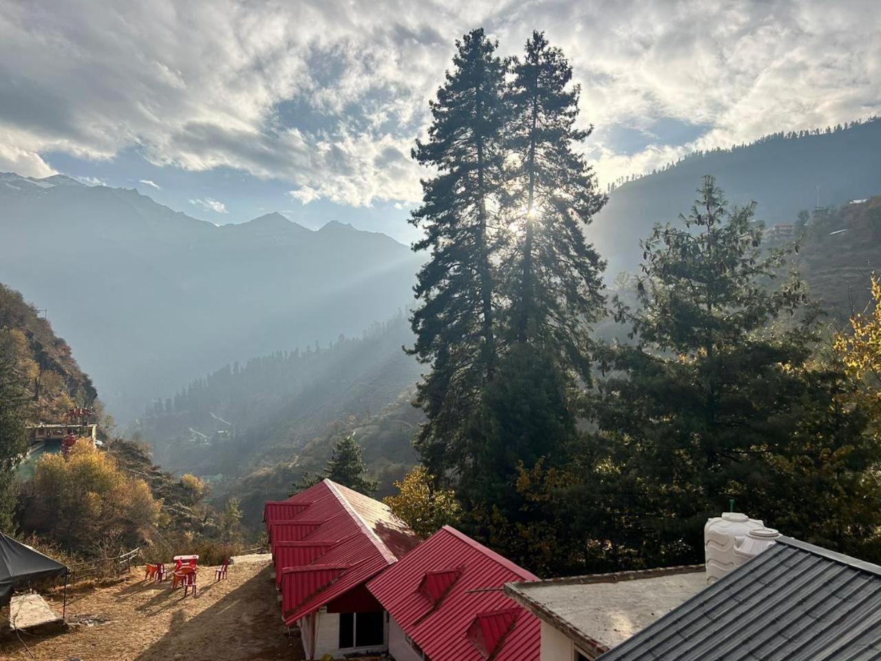 Lord Shiva Dimension Hotel Tosh Exterior photo